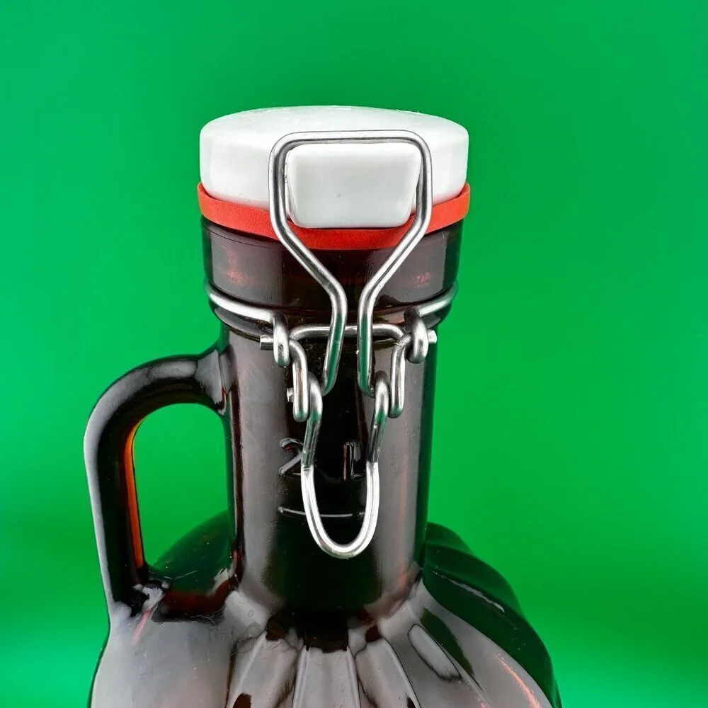 BLUE MOUNTAIN BREWERY RESEALABLE BEER GROWLER JUG VIRGINIA MOUNTAINS, 68 OZ, 2 L